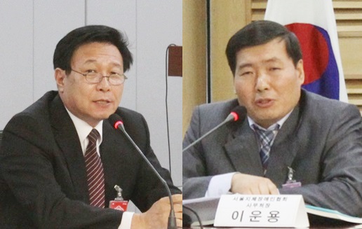 서울지체장애인협회 이운용 사무처장(사진 좌)과 서울시청 택시물류과  택시지원팀 백성훈 팀장(사진 우)이 장애인 바우처 택시 도입의 필요성에 대해 공감하고 있다. ⓒ에이블뉴스