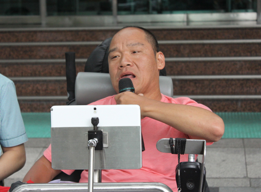 지지발언을 하고 있는 이음장애인자립생활센터 이규식 소장.ⓒ에이블뉴스